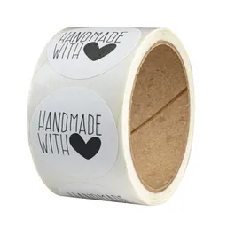 Fines Papeterie Fines Papeterie 50 Aufkleber Handmade with Love verschiedene Motive 4cm rund auf Rolle Naturpapier – Produktbild 1 von 1
