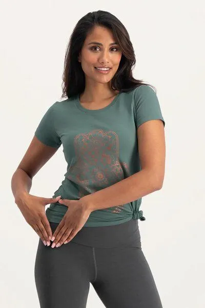Urban Goddess Urban Goddess Hamsa Core Yoga Tee aus Bio-Baumwolle, Forest (grün), – Produktbild 2 von 4