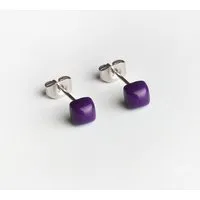 ALEXASCHA ALEXASCHA Winzige Ohrstecker aus recyceltem Glas | 4mm, Amethystlila, – Produktbild 1 von 1