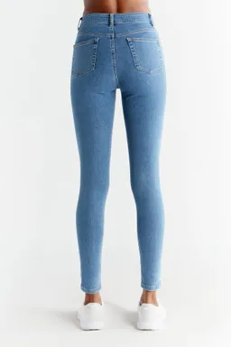 Evermind Evermind Damen vegan Jeans Skinny Fit Day Himmelblau – Produktbild 1 von 1