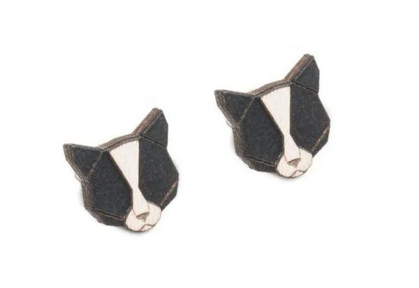 BeWooden BeWooden Ohrstecker mit Holzdetails | Motiv Schwarze Katze – Produktbild 1 von 4