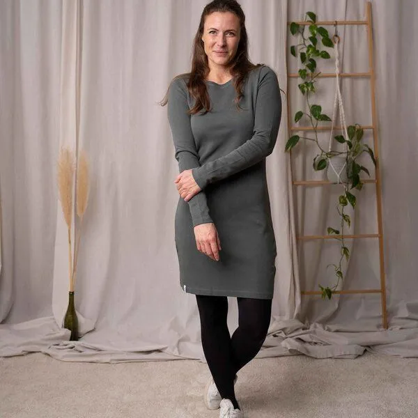 Vresh Clothing Vresh Clothing Vlora - Langarmkleid aus Biobaumwolle, Tannengrün, – Produktbild 1 von 4