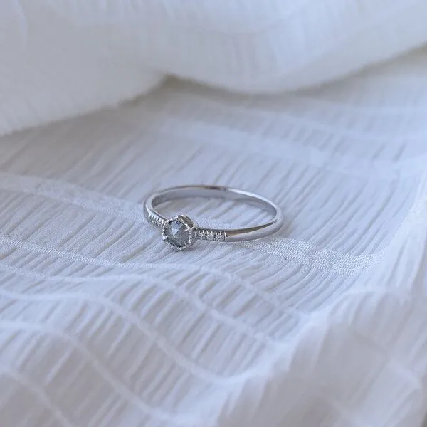 Eppi Eppi Ring aus Gold mit einzigartigem Salt´n´Pepper Diamanten Zamiel, Rosa, – Produktbild 3 von 4