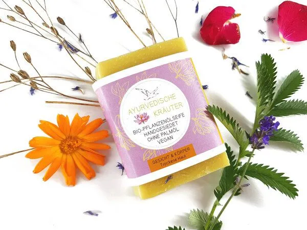 Küstenseifen Manufaktur Küstenseifen Manufaktur Ayurveda - Bioseife mit ayurvedischem Kräuterauszug – Produktbild 2 von 3