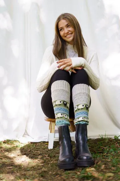 Haus of Namaste Haus of Namaste Beinstulpen aus 100 % Lammwolle im Fair-Isle-Muster – Produktbild 1 von 4