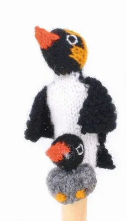 El Puente El Puente Gestrickte Fingerpuppe "Pinguin mit Kind" | Fair Trade & Handmade aus Peru – Produktbild 1 von 1