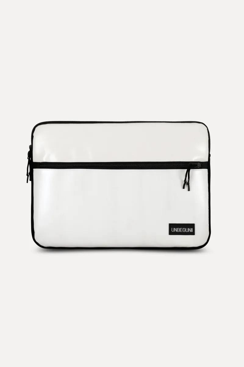 UNBEGUN UNBEGUN Herren vegan Laptop-Hülle Mit Fronttasche, Weiß, – Produktbild 1 von 2