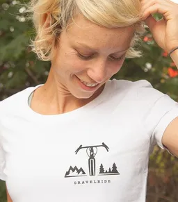 päfjes päfjes Gravelride - Gravel Brust - Fair Wear Frauen T-Shirt - White – Produktbild 1 von 1