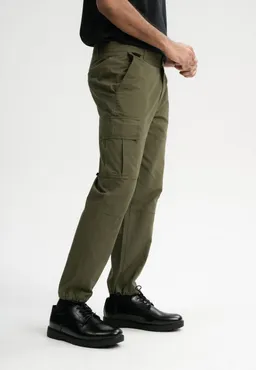 MELA MELA Herren vegan Cargohose Rajesh Dunkel-Olivgrün – Produktbild 1 von 1