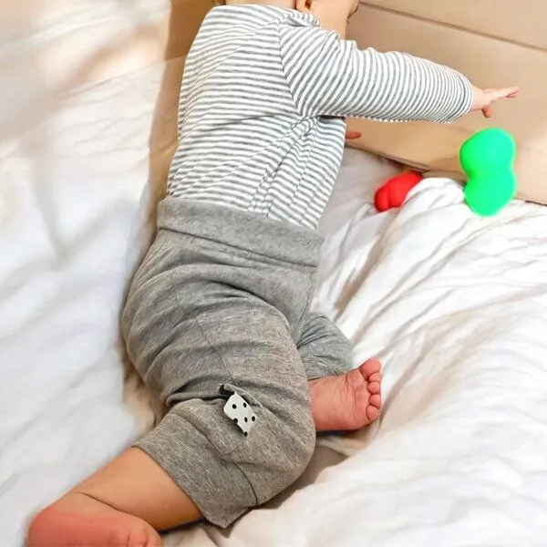 OrganicEra Baby-Hose mit Gummiband 'OrganicEra' aus Bio-Baumwolle, Grau, – Produktbild 1 von 4