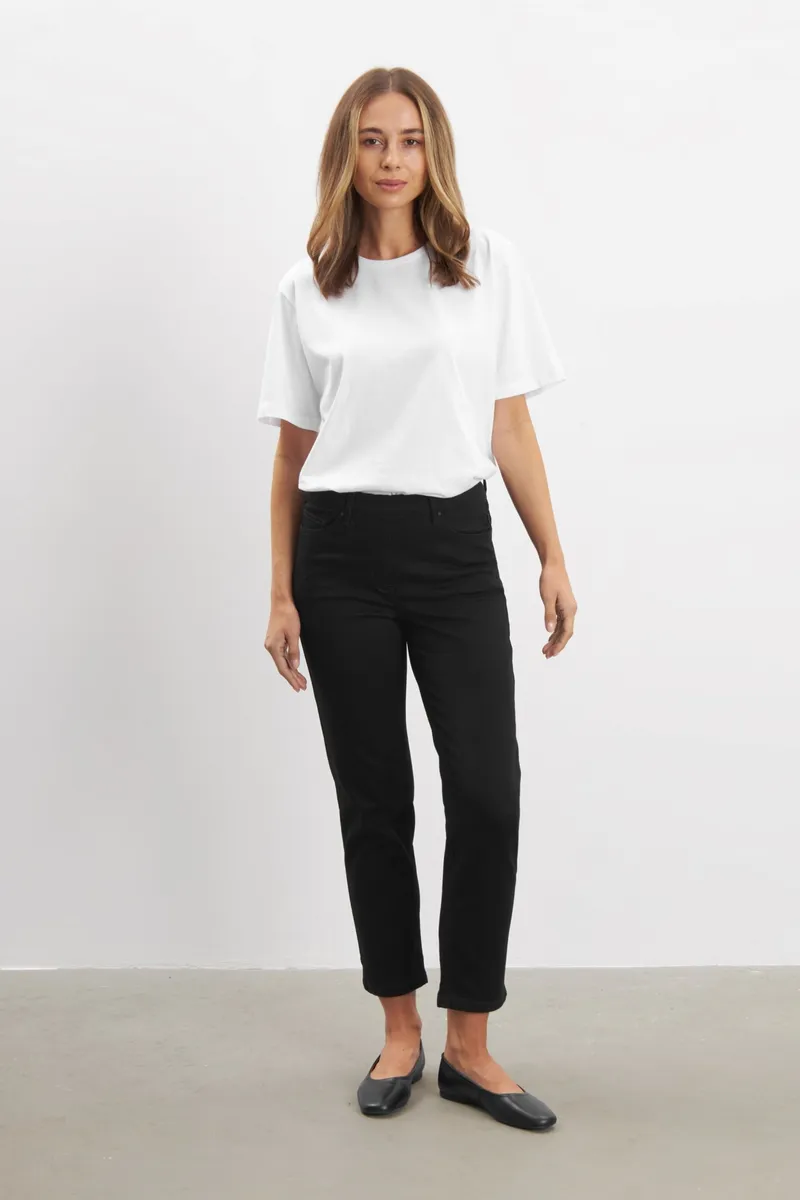 LAURIE LAURIE Damen vegan Jeans Hannah Regular Extra Short Länge Schwarz, Schwarz, – Produktbild 2 von 2