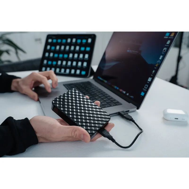 Verbatim Verbatim Externe Festplatte 'Store'n'Go Superspeed' 1 TB, USB 3.0, 2,5 Zoll schwarz – Produktbild 1 von 4