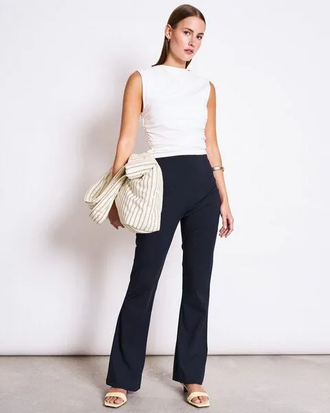 JAN N JUNE JAN N JUNE Ausgestellte Leggings NORE aus ECONYL®, Schwarz, – Produktbild 1 von 4