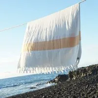HängemattenGlück HängemattenGlück Hamamtuch/Strandtuch, handgewebt, flauschig, Bio-Baumwolle, GOTS-zertifiziert, 100x180cm, Weiß orange, – Produktbild 1 von 1
