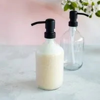 little bee fresh little bee fresh Seifenspender Weissglas 500 ml + Pumpspender “schwarz” – Produktbild 1 von 1