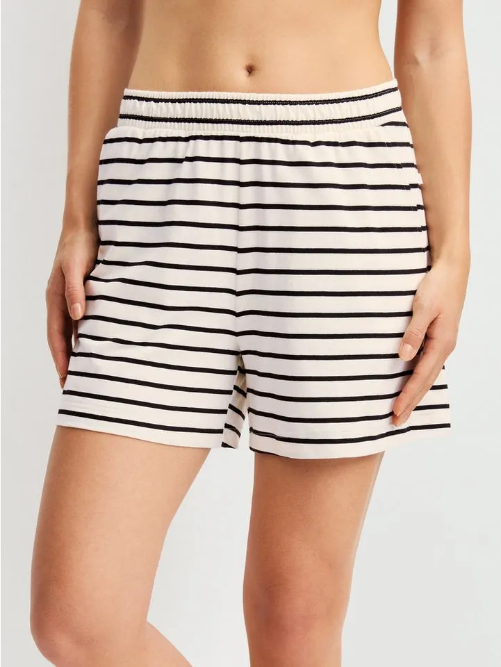CALIDA CALIDA Pyjamashorts Favourites Layering Damen (1-tlg) weich, locker geschnitten und bequem, Schwarz, – Produktbild 2 von 5