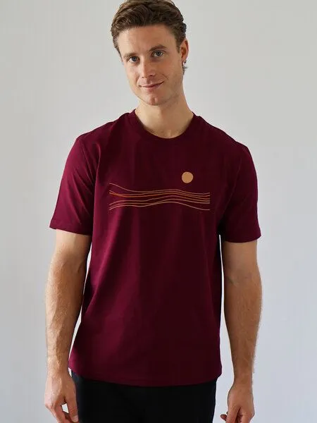 Kultgut Kultgut Artdesign Biofair- Klassik T-Shirt / Still Sundown, Dunkelrot, – Produktbild 1 von 2