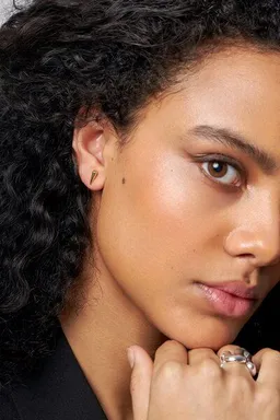 noemvri fashion label noemvri fashion label drop earrings Liselle – Produktbild 1 von 1