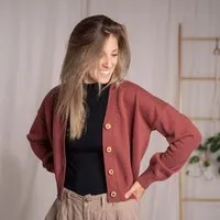 Vresh Clothing Vresh Clothing Vreia, Kurze Strickjacke aus Biobaumwolle, Hibiskus, – Produktbild 1 von 1