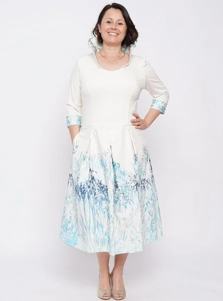 Peaces.bio - handbedruckte Biomode Peaces.bio - handbedruckte Biomode Festkleid Mystic Iris – Produktbild 2 von 3