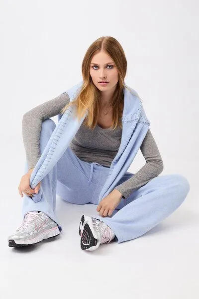 mandala mandala Slim V-Neck, Grey-melange (grau), – Produktbild 4 von 4