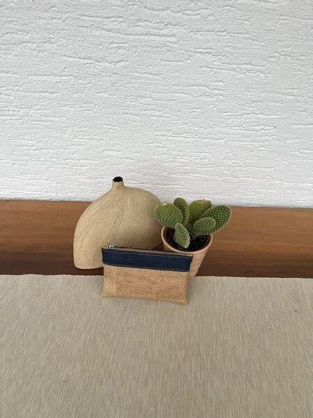 Kork-Deko Kork-Deko Kleine Kork-Tasche / kleine Clutch / Etui / großes Portemonnaie, beige blau – Produktbild 3 von 4