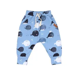 Walkiddy Kinder Jogginghose Bio-Baumwolle Blau mit Walen – bequeme Sweatpants von Walkiddy für Alltag & Kita – nachhaltige, hautfreundliche & langlebige Qualität von Walkiddy – Produktbild 1 von 1