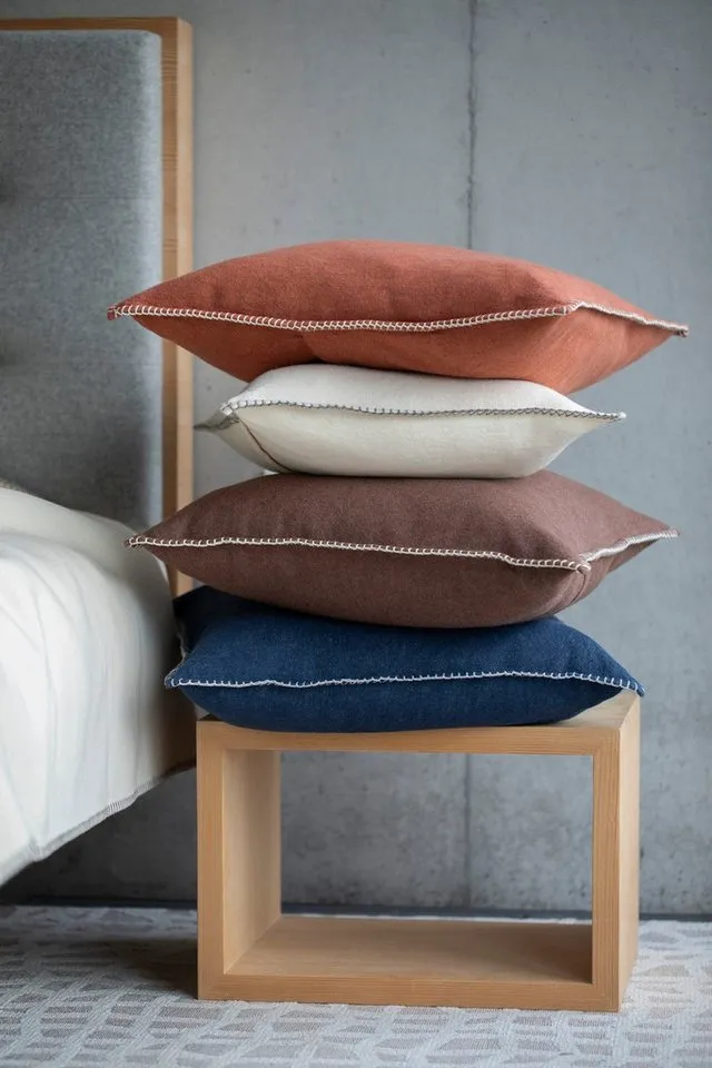 david fussenegger david fussenegger Kissenbezug Kissenhülle Sylt 'Uni', Flanell, Braun, – Produktbild 3 von 3