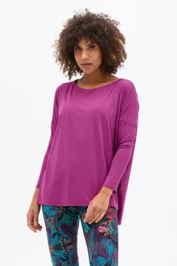 KOKOworld Bluse Zeta – Minimalistische – Langen Ärmeln – Kastenförmiger Schnitt – Dreieck auf dem Rücken mit originellem Druck – KOKOworld – Produktbild 1 von 1