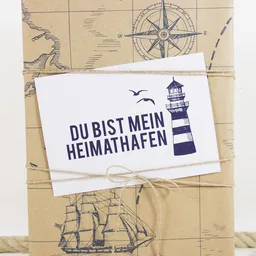 Bow & Hummingbird Bow & Hummingbird Postkarte Heimathafen – Produktbild 1 von 1