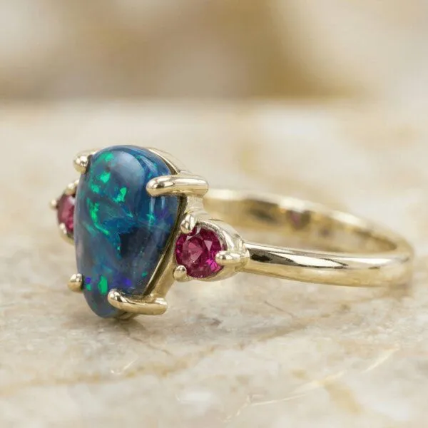 Spirit of Island Spirit of Island Gold Ring | Schwarzer Opal & pinker Turmalin, Pink, – Produktbild 2 von 4