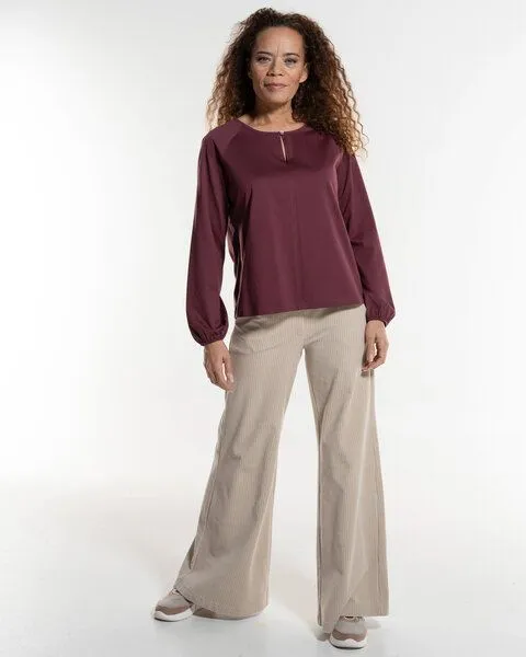 Alma & Lovis Alma & Lovis Feminines Blusenshirt aus Bio-Baumwolle | Raglan Blouse, Port, – Produktbild 2 von 3