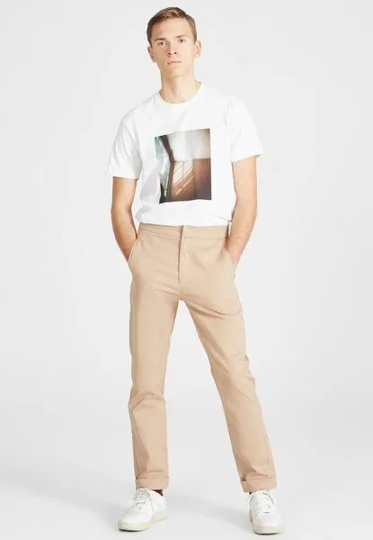 Givn Berlin Givn Berlin Chino-Hose BRUNO aus Bio-Baumwolle - Light Brown – Produktbild 2 von 3