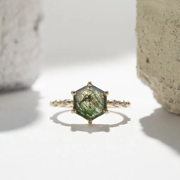 Eppi Eppi Einzigartiger Ring mit einem Moosachat Sally, Weiss, – Produktbild 1 von 3