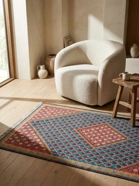 Rugtales Kelim Senneh Blau „Rugtales“ aus Schurwolle, 105x150 cm, Blau, – Produktbild 1 von 4