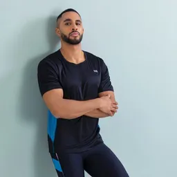 TAO Sportswear TAO Sportswear Atmungsaktives Herren Laufshirt Bahri mit Reflektoren – Produktbild 1 von 1