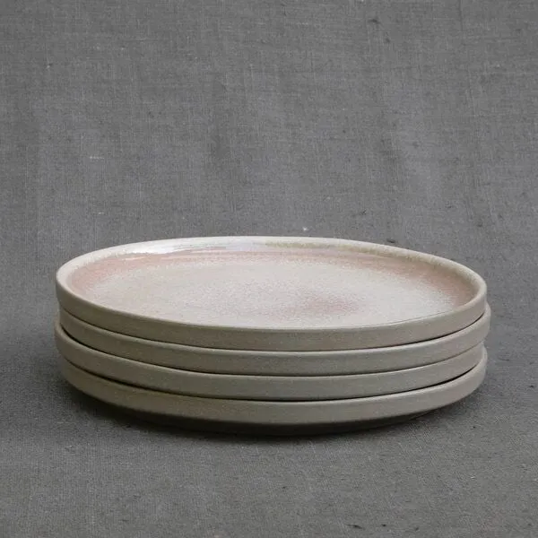 Izanami Tableware Izanami Tableware Handgemachter Kleiner Teller 4er Set (⌀ 20,5 cm) aus Steinzeug - Lietzensee, Alt rosa, – Produktbild 1 von 2