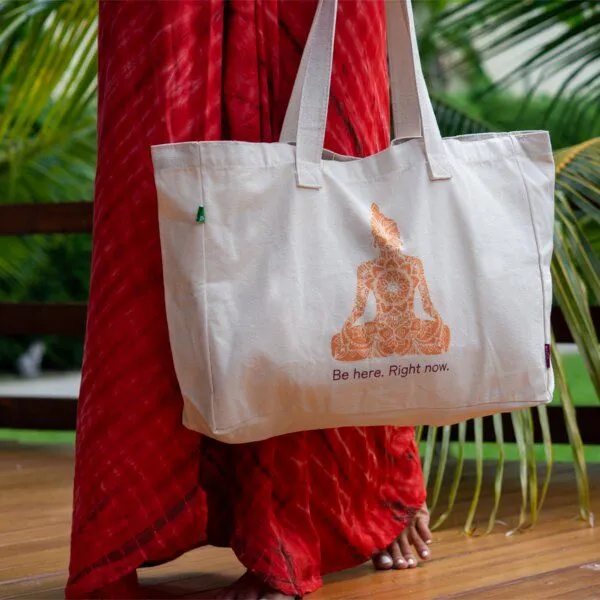 Divasya Divasya Shopper-Bag aus Biobaumwolle mit Yogamotiven, Golden buddha, – Produktbild 4 von 4