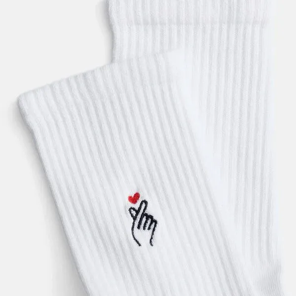 Natural Vibes Natural Vibes Heart Hand | Bio GOTS | Weiße Tennissocken | Herzsymbol | Herren Damen Socken | Unisex – Produktbild 3 von 4