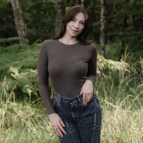 NORDLICHT NORDLICHT Geripptes Langarmshirt Lica aus Bio-Baumwolle, Braun, – Produktbild 1 von 4
