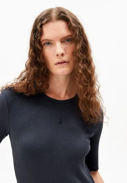ARMEDANGELS ARMEDANGELS SEHAARAA GMT DYE Damen Ripp-Jerseykleid aus Bio-Baumwoll Mix, Tinted navy, – Produktbild 3 von 3