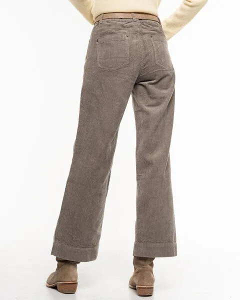 Alma & Lovis Alma & Lovis Softe Breitcord-Culotte aus Bio-Baumwolle | Cablecord Culotte, Graubraun, – Produktbild 3 von 3
