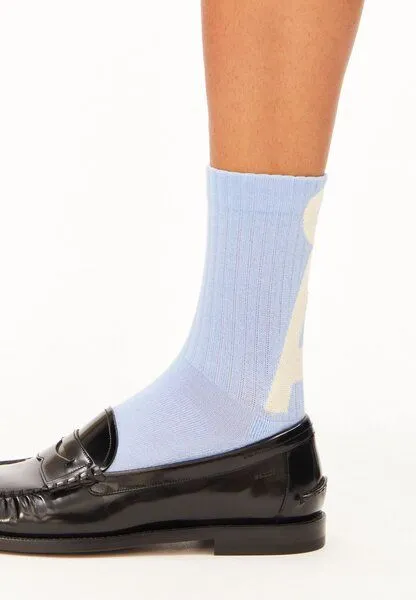 ARMEDANGELS ARMEDANGELS SAAMUS SHORT Unisex Socken aus Bio-Baumwoll Mix, Soft blue-oatmilk, – Produktbild 2 von 3