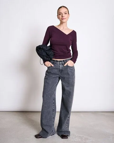 JAN N JUNE JAN N JUNE Asymmetrisches Longsleeve CASMA, Cherry lacquer, – Produktbild 1 von 3