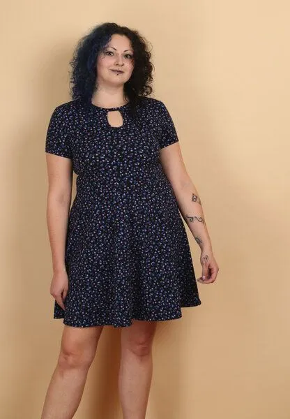 Die rote Zora Die rote Zora Keyhole Kleid Cherry Pop, Schwarz, – Produktbild 3 von 4