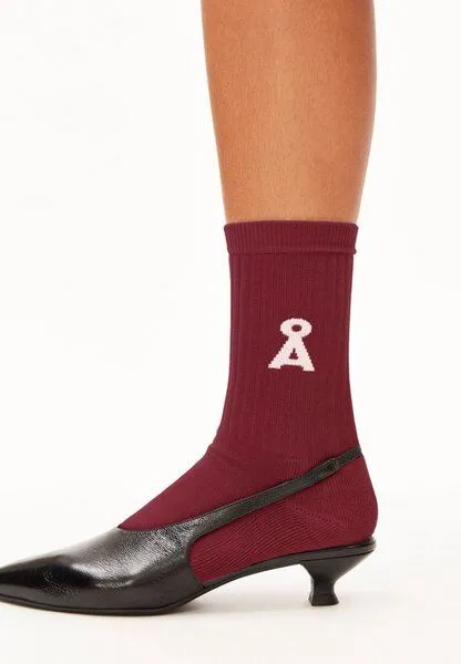 ARMEDANGELS ARMEDANGELS SAAMUS BOLD Unisex Socken aus Bio-Baumwoll-Mix, Velvet red, – Produktbild 1 von 4