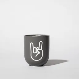 Fyngers Fyngers Handgemachter Becher aus Porzellan - Modell ROCk´n´ROLL - Füllmenge 330ml - Mattlasur – Produktbild 1 von 1