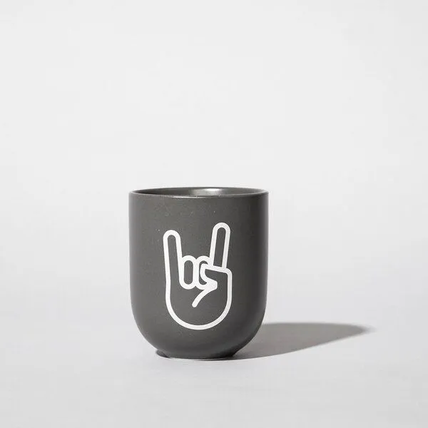 Fyngers Fyngers Handgemachter Becher aus Porzellan - Modell ROCk´n´ROLL - Füllmenge 330ml - Mattlasur, Grau, – Produktbild 1 von 4