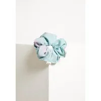 Givn Berlin Givn Berlin Scrunchie aus TENCEL GBSina, Graphite green / english violet (blurry), – Produktbild 1 von 1