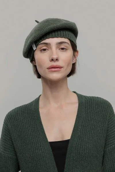 Rifò - Circular Fashion Made in Italy Rifò - Circular Fashion Made in Italy Woll Baskenmütze aus recycteltem Kaschmir Modell: Nicole, Green foresta (grün), – Produktbild 2 von 4